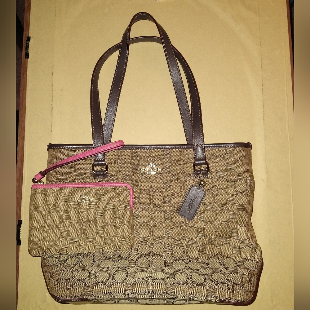 Coach purse and wristlet used 👋🙌